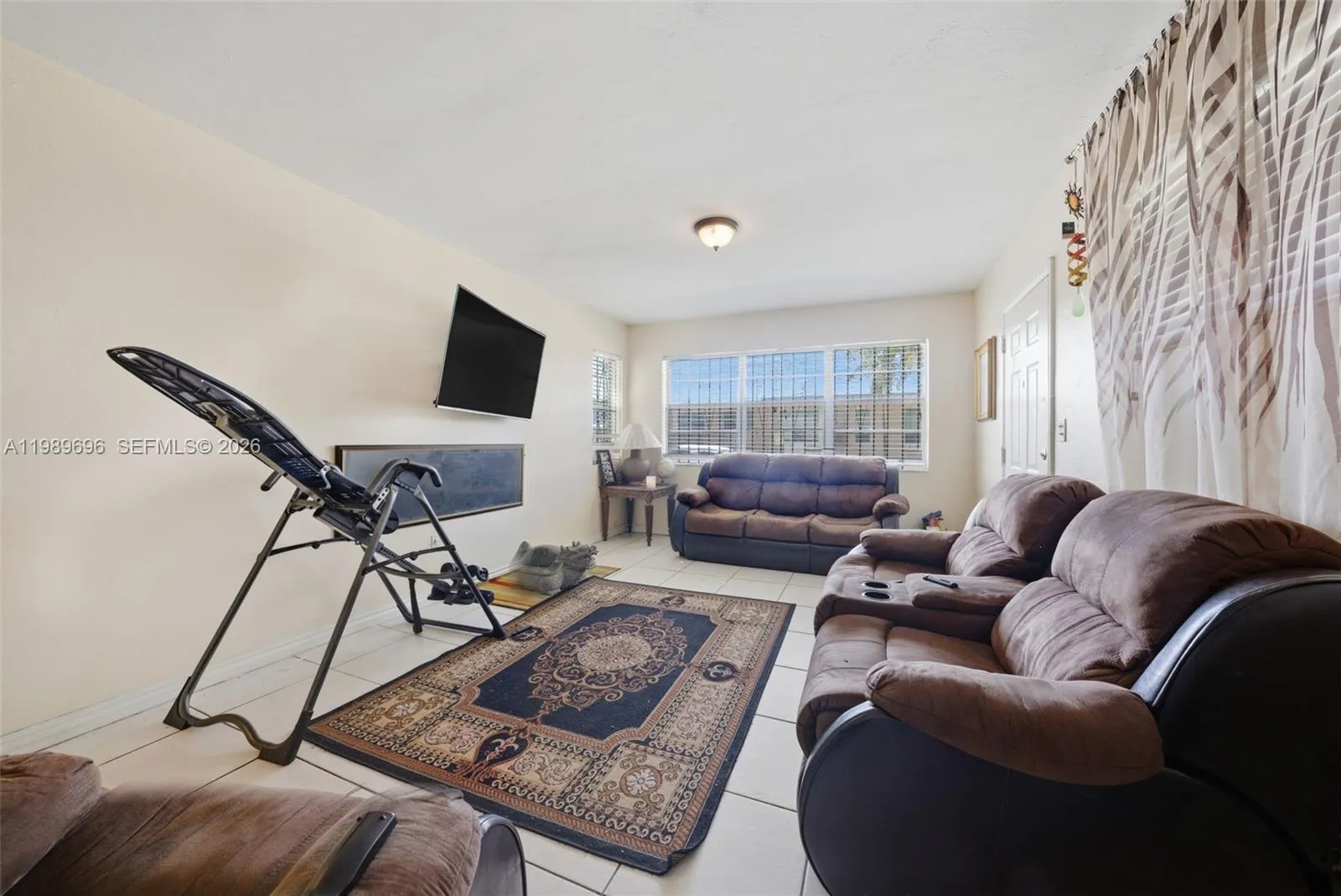 6701 - Living Room