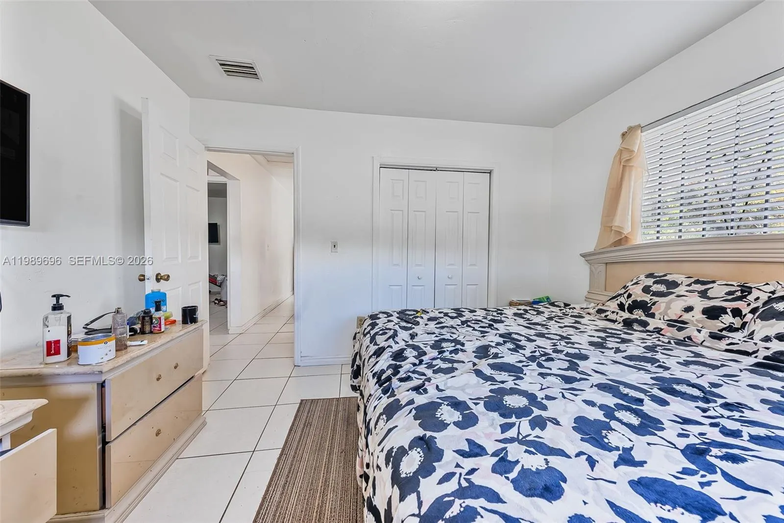 6701 - Bedroom 1 w Built in Closet