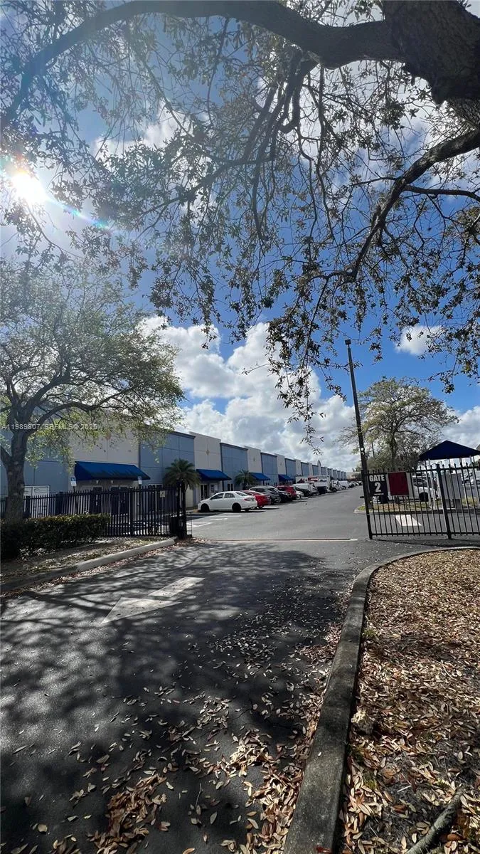 4960 Nw 165th St B18, Miami Gardens, Florida 33014, Miami Gardens, Florida 33014, ,Commercial Sale,For Sale,4960 Nw 165th St B18, Miami Gardens, Florida 33014,A11989807