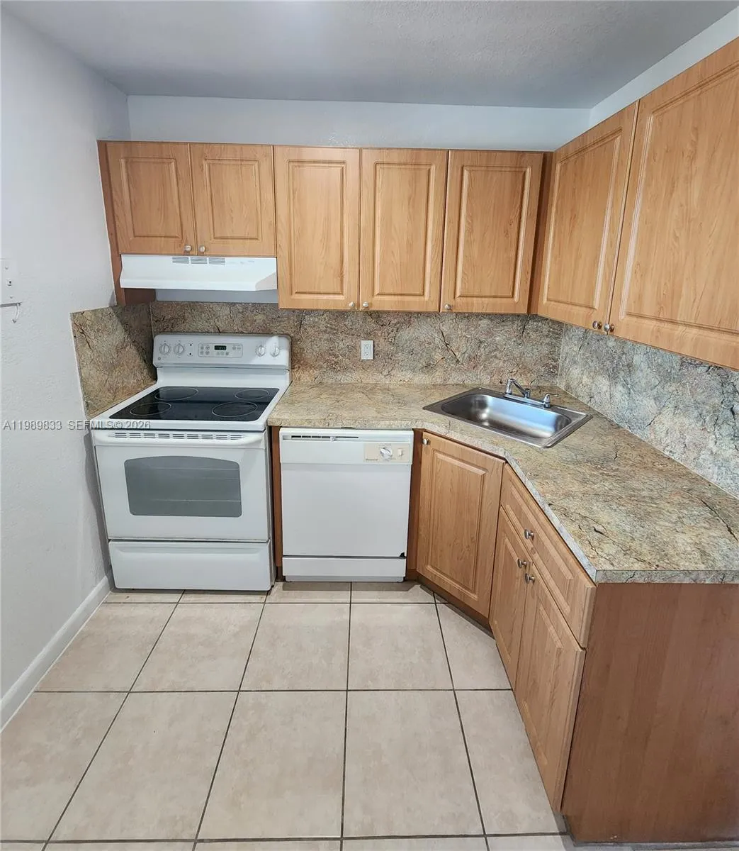 10900 Sw 196th St 427, Cutler Bay, Florida 33157, Cutler Bay, Florida 33157, 2 Bedrooms Bedrooms, ,1 BathroomBathrooms,Residential Lease,For Rent,10900 Sw 196th St 427, Cutler Bay, Florida 33157,A11989833