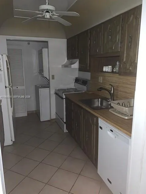 303 Racquet Club Rd 206, Weston, Florida 33326, Weston, Florida 33326, 2 Bedrooms Bedrooms, ,2 BathroomsBathrooms,Residential Lease,For Rent,303 Racquet Club Rd 206, Weston, Florida 33326,A11989215