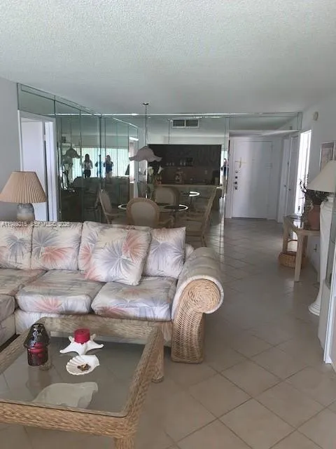 303 Racquet Club Rd 206, Weston, Florida 33326, Weston, Florida 33326, 2 Bedrooms Bedrooms, ,2 BathroomsBathrooms,Residential Lease,For Rent,303 Racquet Club Rd 206, Weston, Florida 33326,A11989215