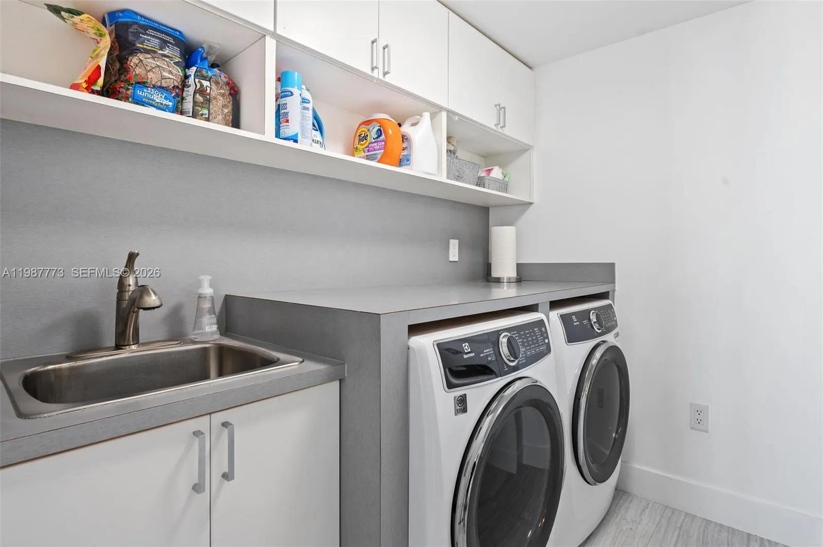 3535 Hiawatha Ave 502, Miami, Florida 33133, Miami, Florida 33133, 4 Bedrooms Bedrooms, ,5 BathroomsBathrooms,Residential,For Sale,3535 Hiawatha Ave 502, Miami, Florida 33133,A11987773