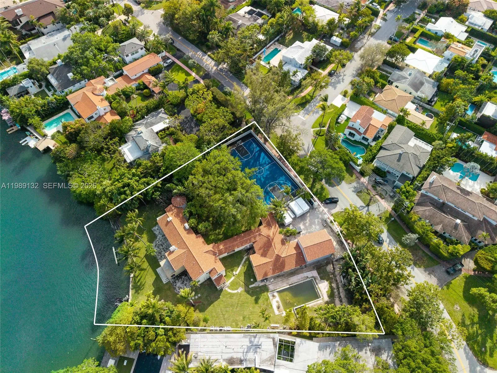 5005 Lakeview Dr, Miami Beach, Florida 33140, Miami Beach, Florida 33140, 6 Bedrooms Bedrooms, ,5 BathroomsBathrooms,Residential,For Sale,5005 Lakeview Dr, Miami Beach, Florida 33140,A11989132