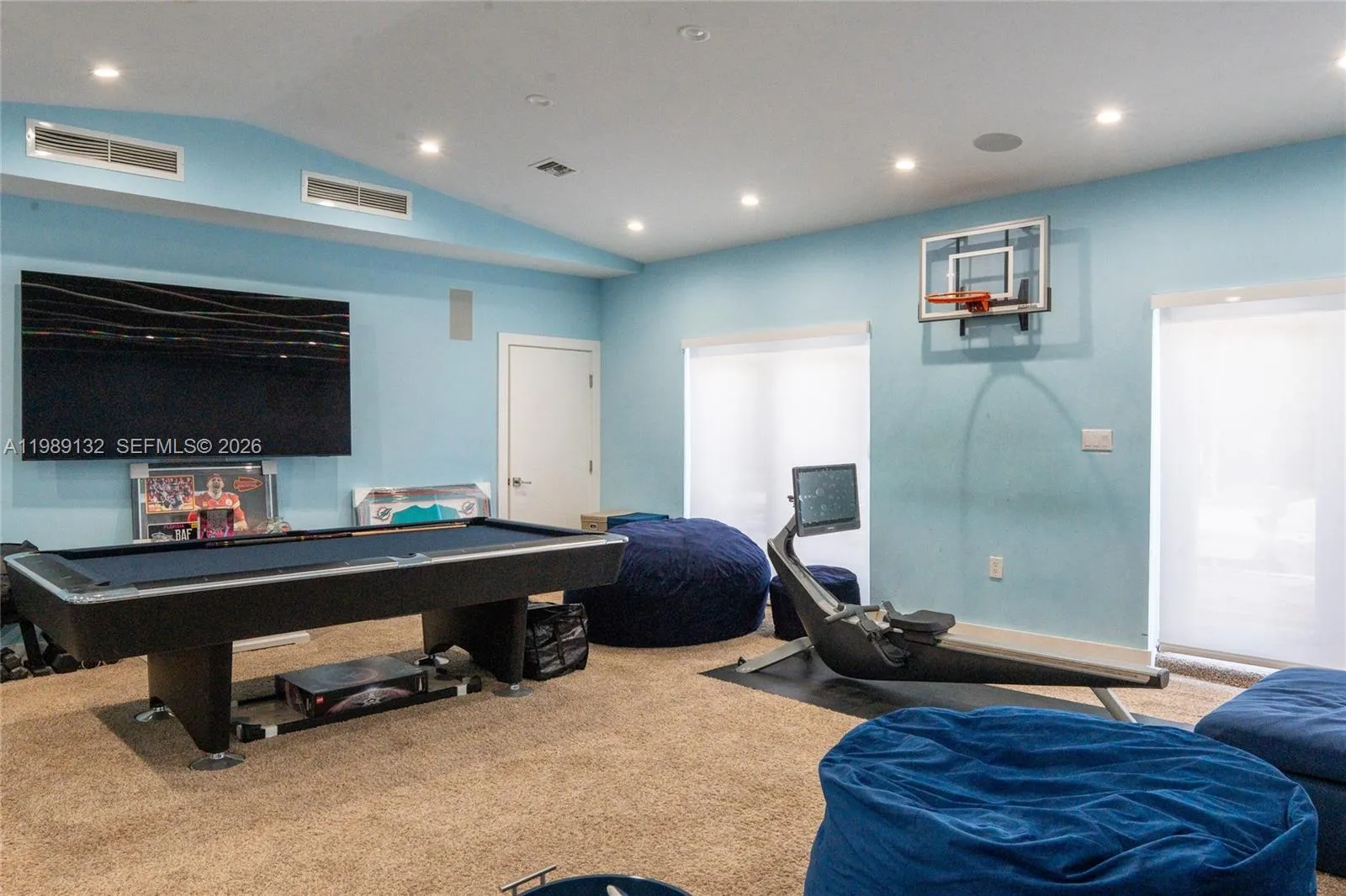 5005 Lakeview Dr, Miami Beach, Florida 33140, Miami Beach, Florida 33140, 6 Bedrooms Bedrooms, ,5 BathroomsBathrooms,Residential,For Sale,5005 Lakeview Dr, Miami Beach, Florida 33140,A11989132