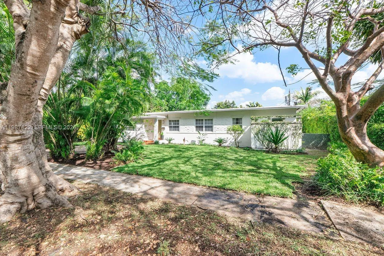 5961 Sw 46th Ter, Miami, Florida 33155, Miami, Florida 33155, 3 Bedrooms Bedrooms, ,2 BathroomsBathrooms,Residential,For Sale,5961 Sw 46th Ter, Miami, Florida 33155,A11987822