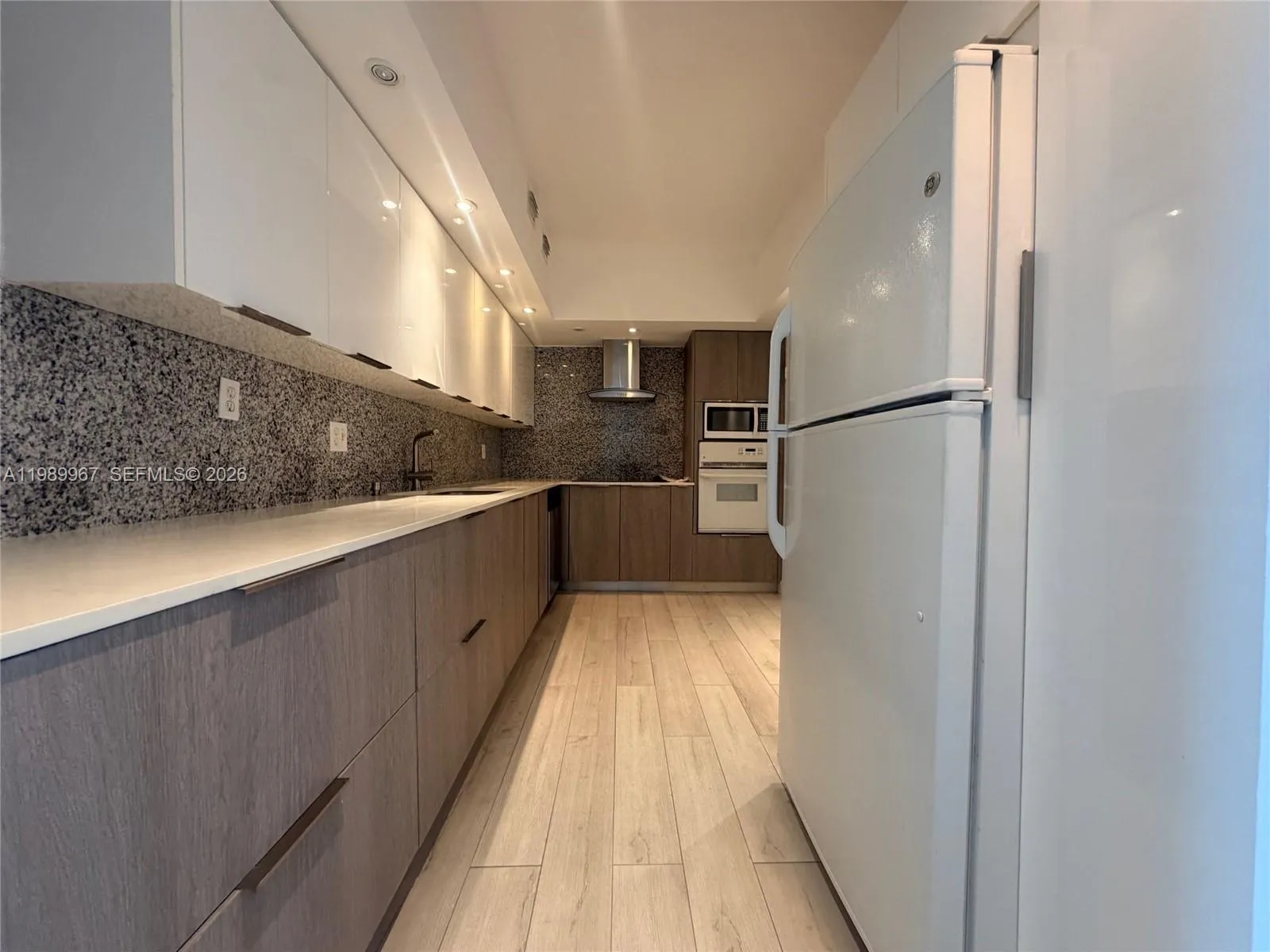 4001 S Ocean Dr 8h, Hollywood, Florida 33019, Hollywood, Florida 33019, 1 Bedroom Bedrooms, ,1 BathroomBathrooms,Residential Lease,For Rent,4001 S Ocean Dr 8h, Hollywood, Florida 33019,A11989967