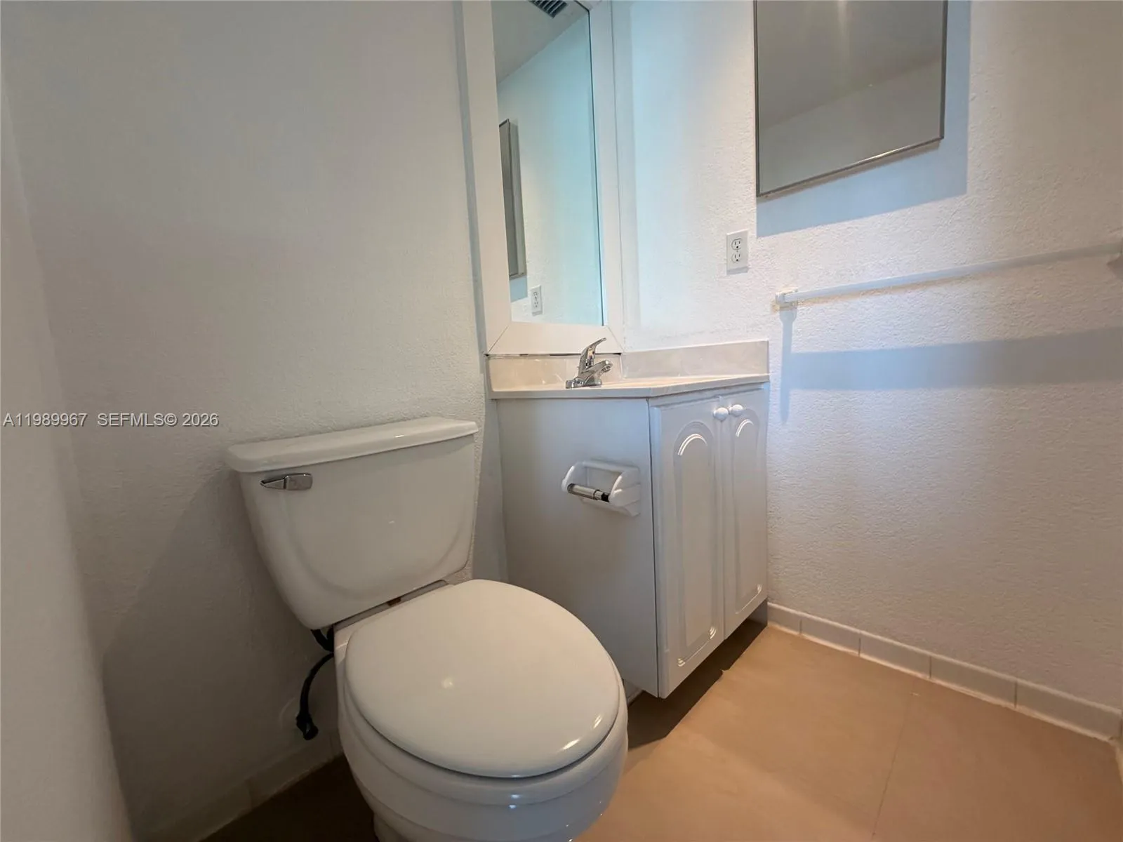 4001 S Ocean Dr 8h, Hollywood, Florida 33019, Hollywood, Florida 33019, 1 Bedroom Bedrooms, ,1 BathroomBathrooms,Residential Lease,For Rent,4001 S Ocean Dr 8h, Hollywood, Florida 33019,A11989967