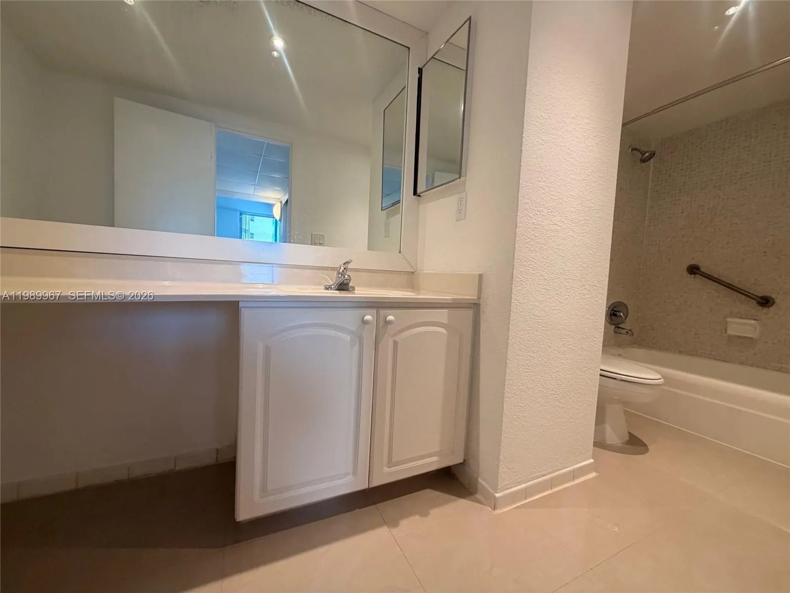 4001 S Ocean Dr 8h, Hollywood, Florida 33019, Hollywood, Florida 33019, 1 Bedroom Bedrooms, ,1 BathroomBathrooms,Residential Lease,For Rent,4001 S Ocean Dr 8h, Hollywood, Florida 33019,A11989967