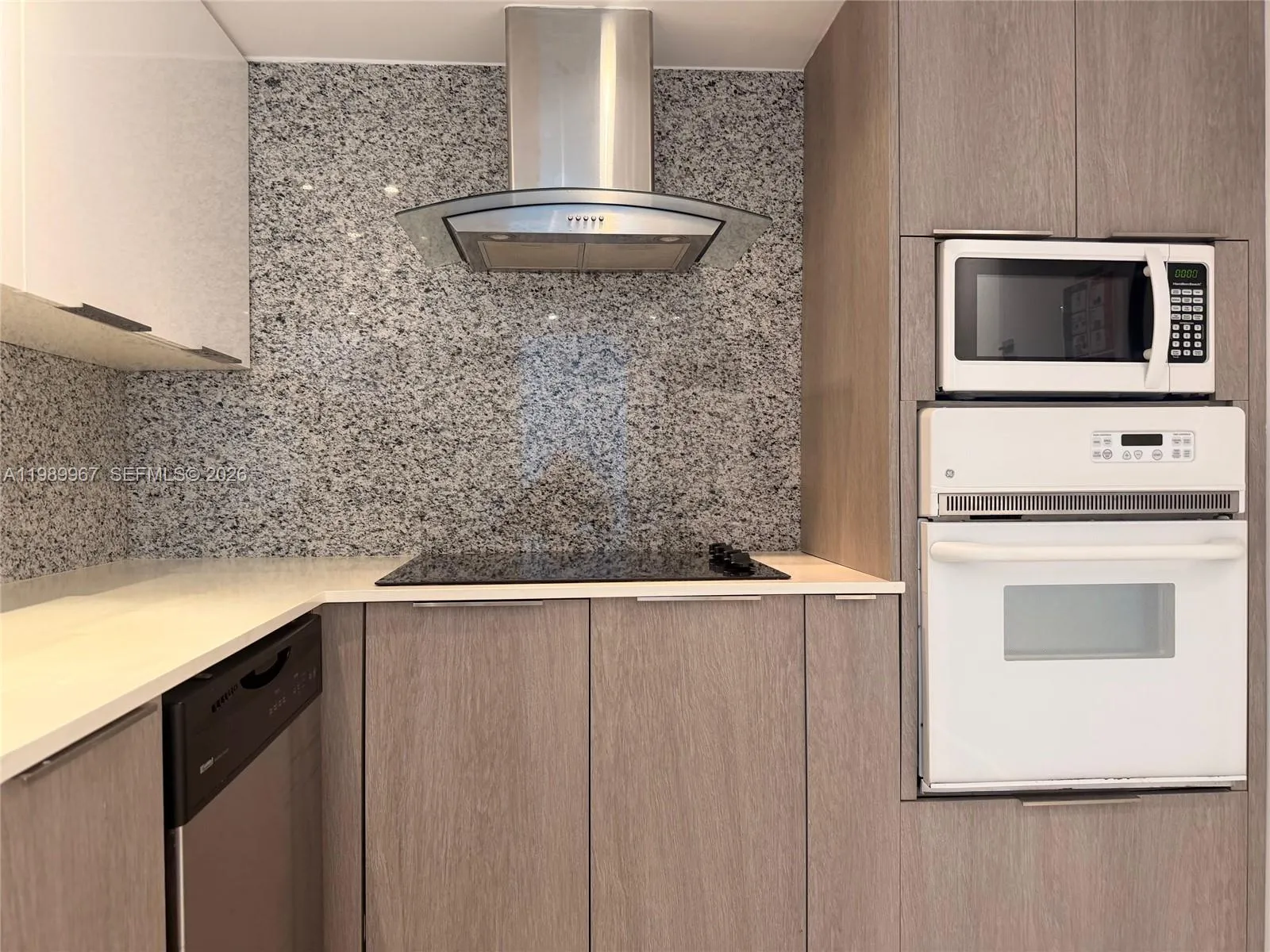 4001 S Ocean Dr 8h, Hollywood, Florida 33019, Hollywood, Florida 33019, 1 Bedroom Bedrooms, ,1 BathroomBathrooms,Residential Lease,For Rent,4001 S Ocean Dr 8h, Hollywood, Florida 33019,A11989967