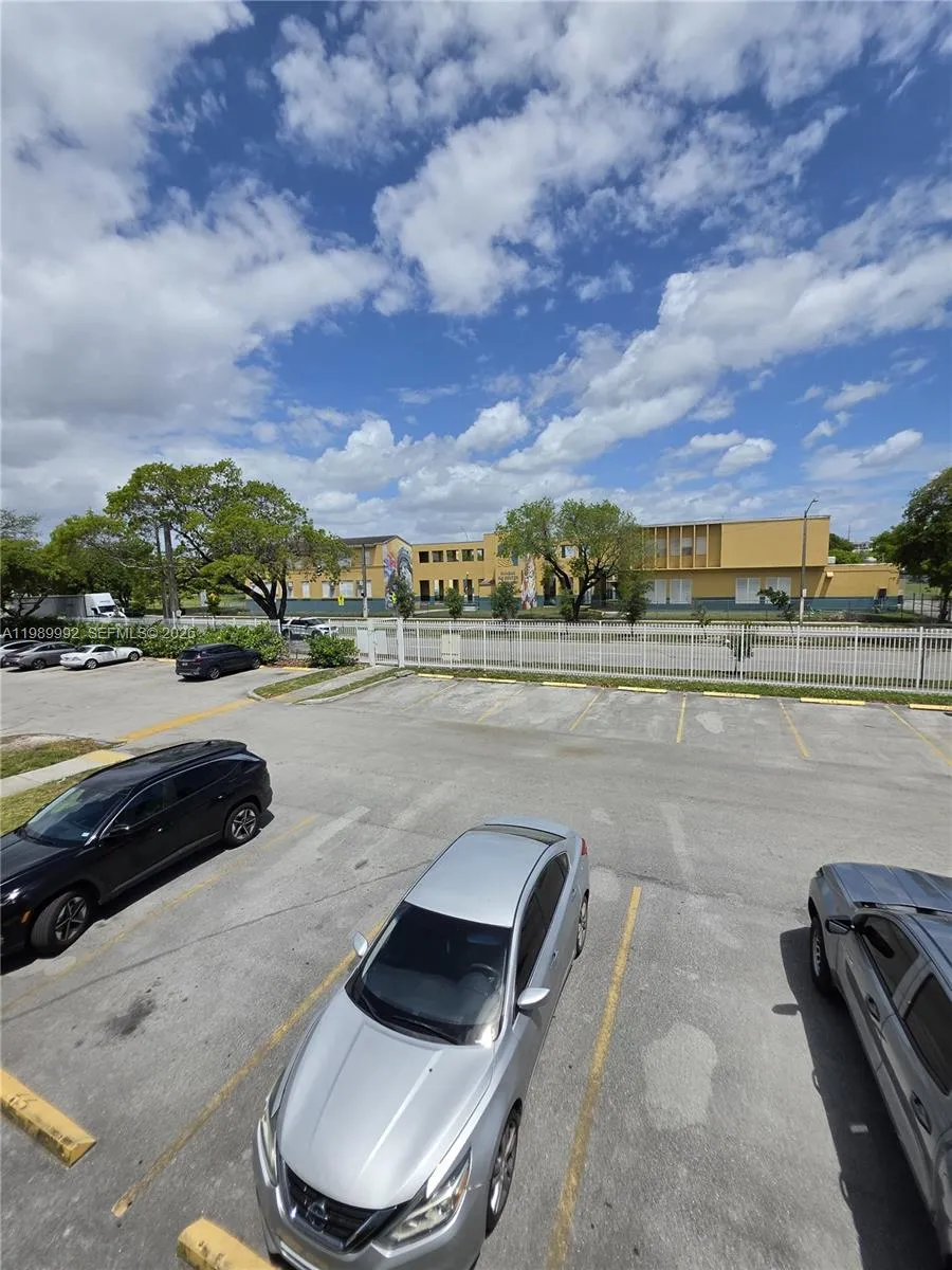 1990 Nw 4th Ct 7, Miami, Florida 33136, Miami, Florida 33136, 3 Bedrooms Bedrooms, ,1 BathroomBathrooms,Residential,For Sale,1990 Nw 4th Ct 7, Miami, Florida 33136,A11989992