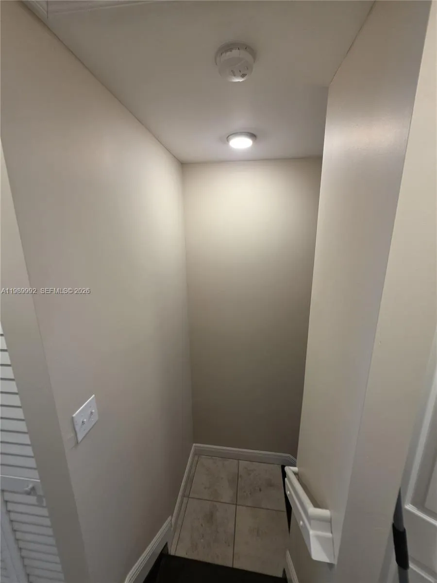 1990 Nw 4th Ct 7, Miami, Florida 33136, Miami, Florida 33136, 3 Bedrooms Bedrooms, ,1 BathroomBathrooms,Residential,For Sale,1990 Nw 4th Ct 7, Miami, Florida 33136,A11989992