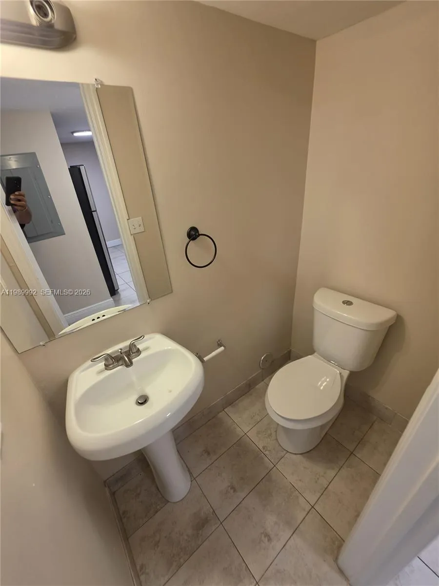 1990 Nw 4th Ct 7, Miami, Florida 33136, Miami, Florida 33136, 3 Bedrooms Bedrooms, ,1 BathroomBathrooms,Residential,For Sale,1990 Nw 4th Ct 7, Miami, Florida 33136,A11989992