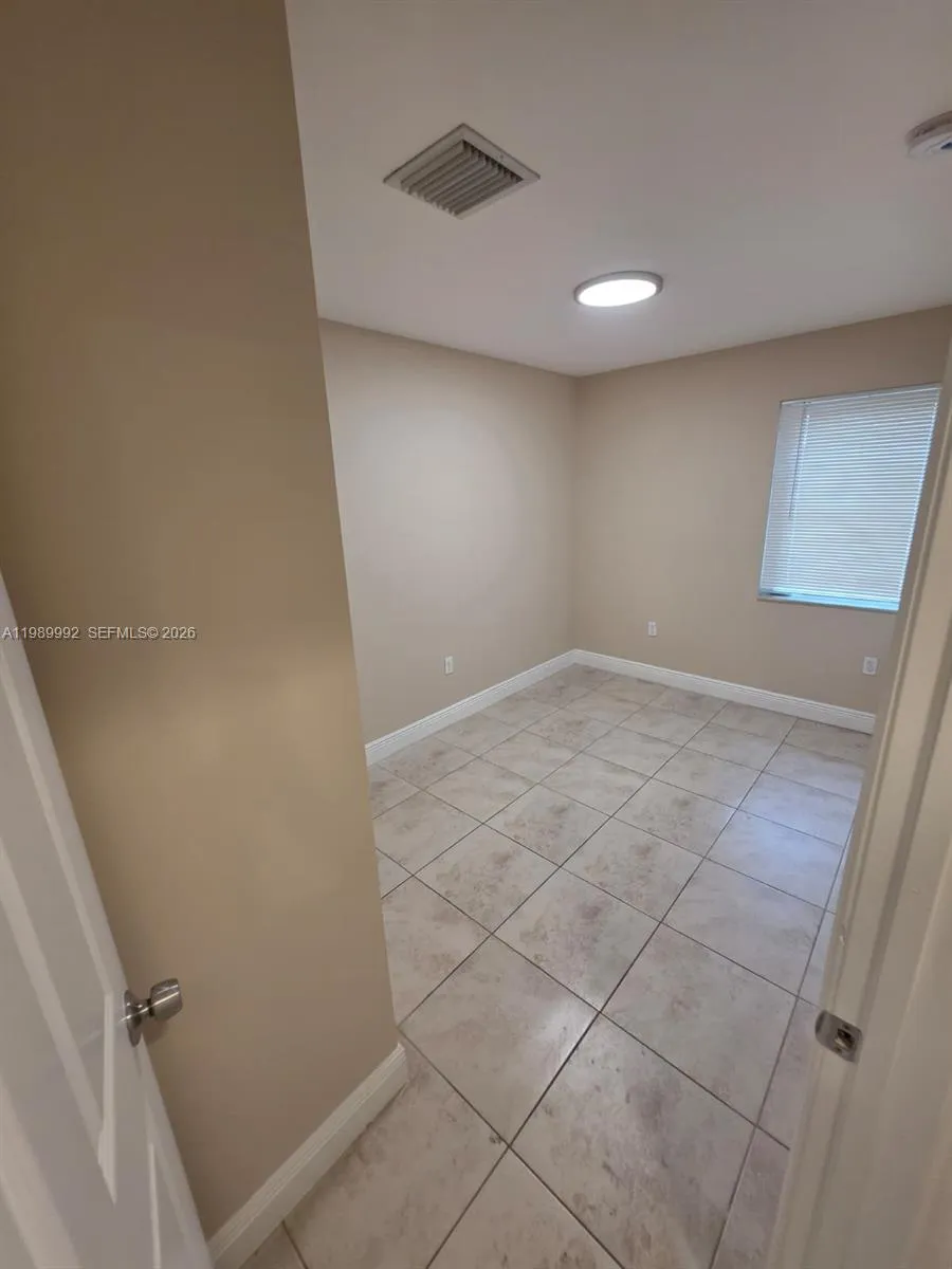 1990 Nw 4th Ct 7, Miami, Florida 33136, Miami, Florida 33136, 3 Bedrooms Bedrooms, ,1 BathroomBathrooms,Residential,For Sale,1990 Nw 4th Ct 7, Miami, Florida 33136,A11989992