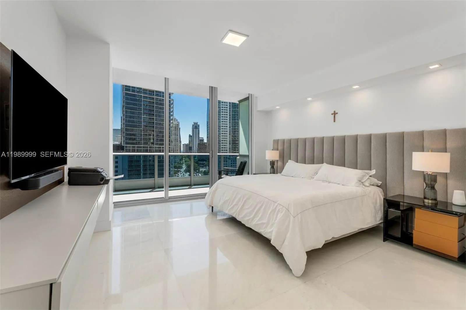 200 Biscayne Boulevard Way 1406, Miami, Florida 33, Miami, Florida 33131, 3 Bedrooms Bedrooms, ,2 BathroomsBathrooms,Residential,For Sale,200 Biscayne Boulevard Way 1406, Miami, Florida 33,A11989999
