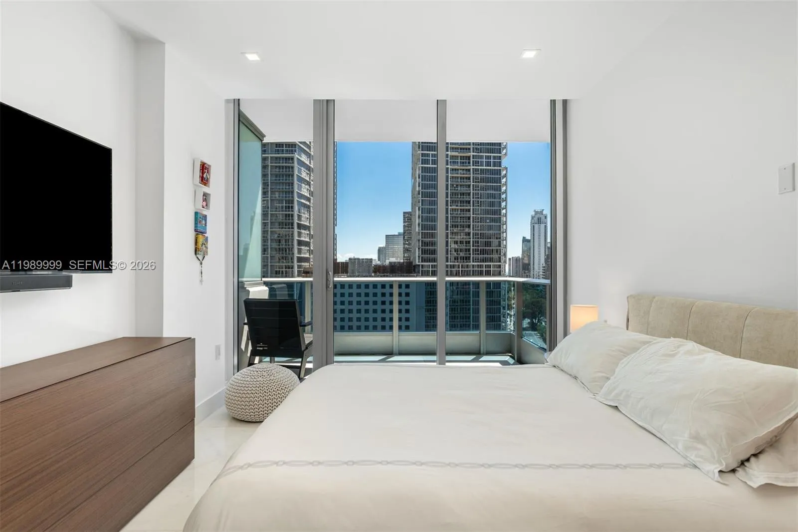 200 Biscayne Boulevard Way 1406, Miami, Florida 33, Miami, Florida 33131, 3 Bedrooms Bedrooms, ,2 BathroomsBathrooms,Residential,For Sale,200 Biscayne Boulevard Way 1406, Miami, Florida 33,A11989999