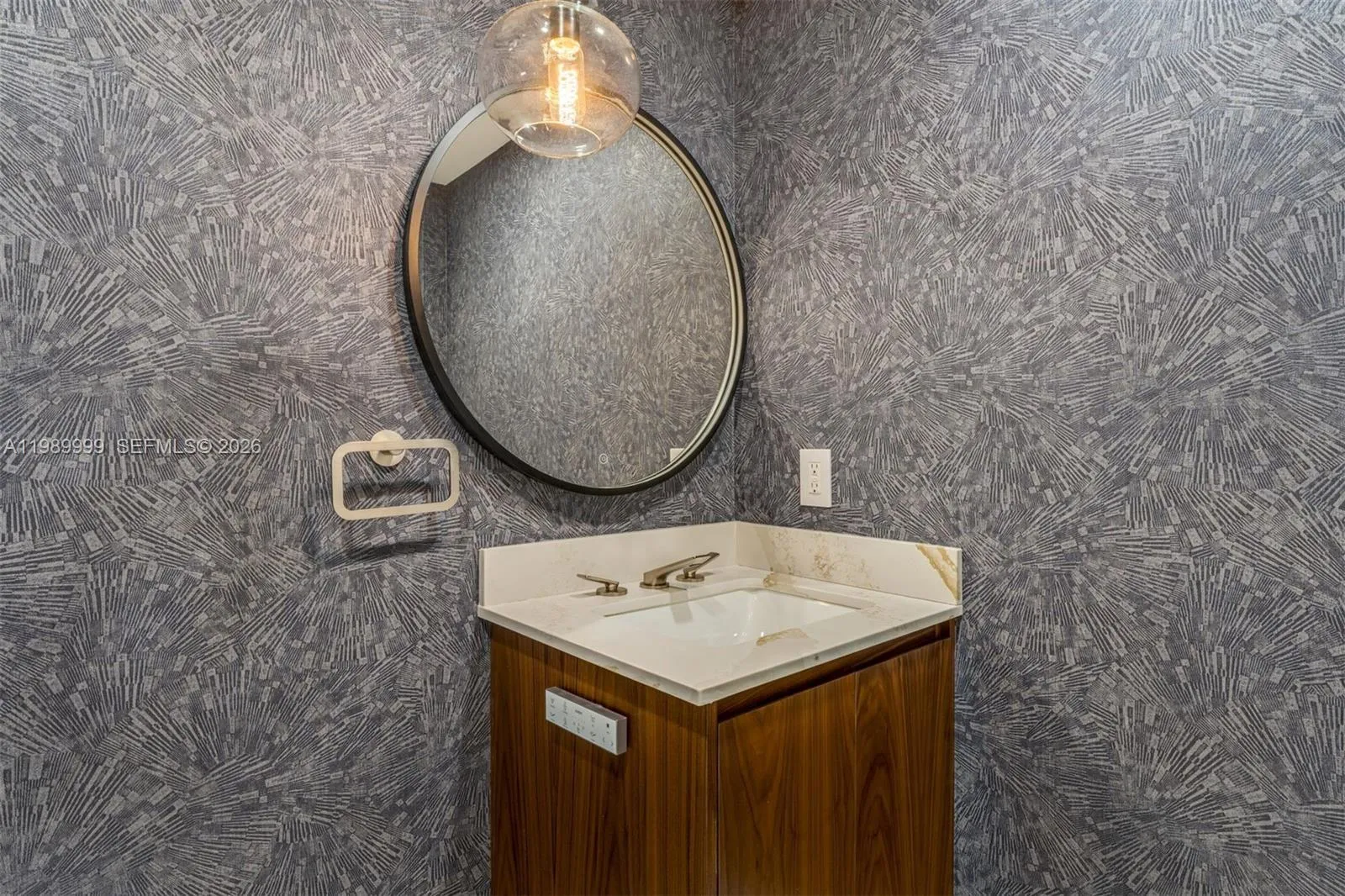 200 Biscayne Boulevard Way 1406, Miami, Florida 33, Miami, Florida 33131, 3 Bedrooms Bedrooms, ,2 BathroomsBathrooms,Residential,For Sale,200 Biscayne Boulevard Way 1406, Miami, Florida 33,A11989999