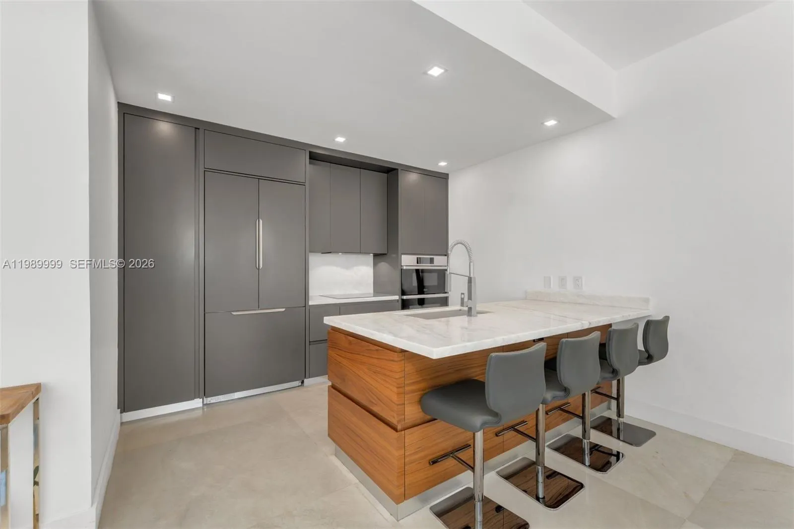 200 Biscayne Boulevard Way 1406, Miami, Florida 33, Miami, Florida 33131, 3 Bedrooms Bedrooms, ,2 BathroomsBathrooms,Residential,For Sale,200 Biscayne Boulevard Way 1406, Miami, Florida 33,A11989999