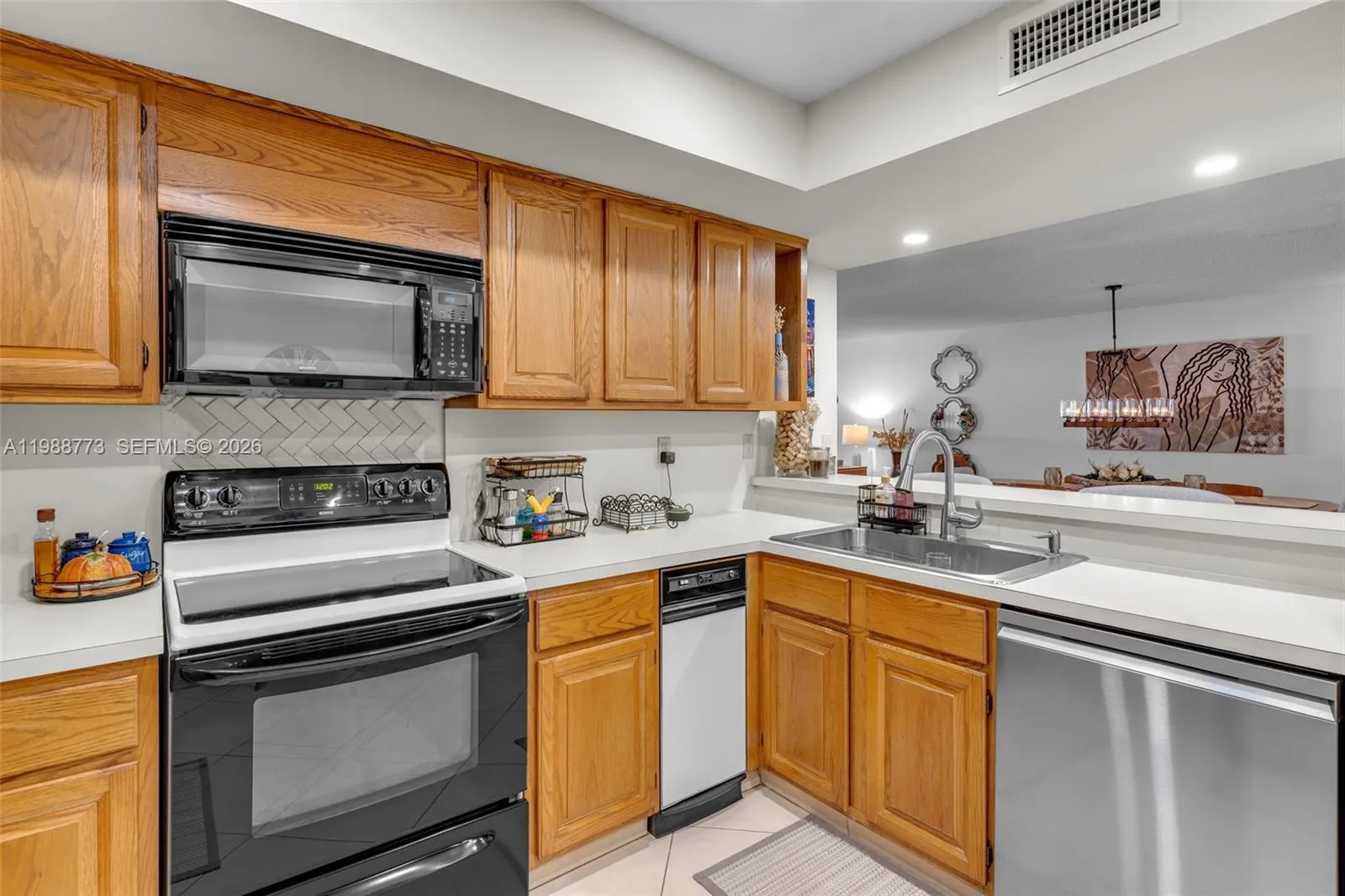 11378 Sw 84th Ln, Miami, Florida 33173, Miami, Florida 33173, 3 Bedrooms Bedrooms, ,2 BathroomsBathrooms,Residential,For Sale,11378 Sw 84th Ln, Miami, Florida 33173,A11988773