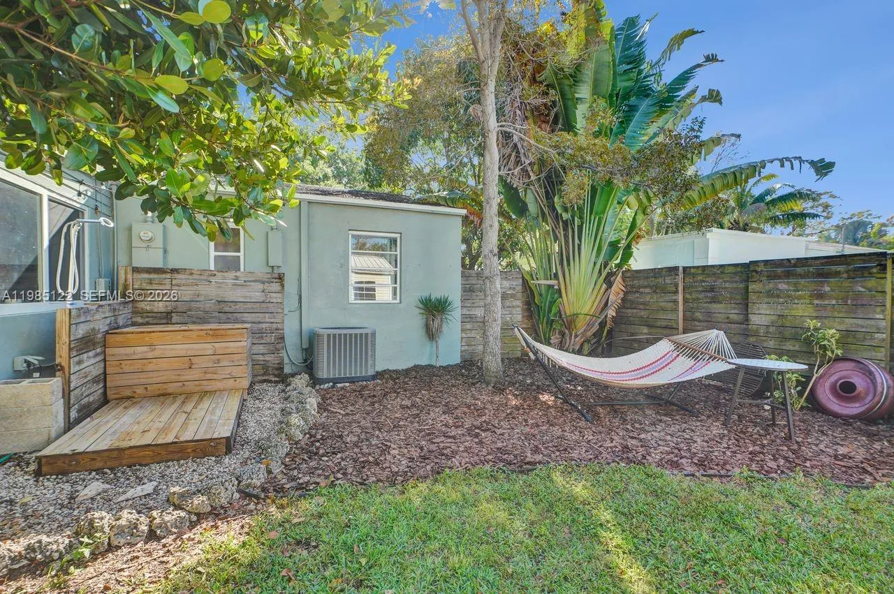 6420 Sw 58th Pl, South Miami, Florida 33143, South Miami, Florida 33143, 2 Bedrooms Bedrooms, ,1 BathroomBathrooms,Residential,For Sale,6420 Sw 58th Pl, South Miami, Florida 33143,A11985122