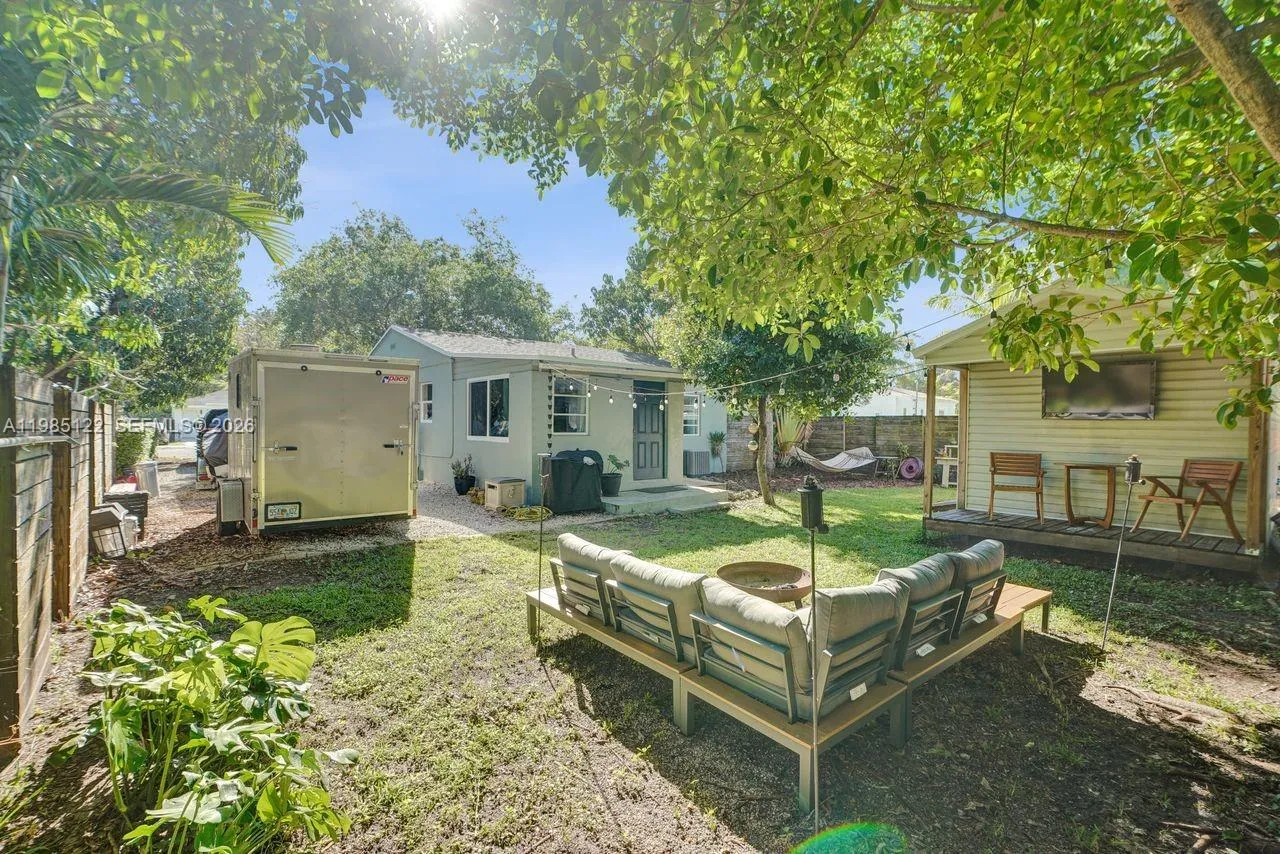 6420 Sw 58th Pl, South Miami, Florida 33143, South Miami, Florida 33143, 2 Bedrooms Bedrooms, ,1 BathroomBathrooms,Residential,For Sale,6420 Sw 58th Pl, South Miami, Florida 33143,A11985122