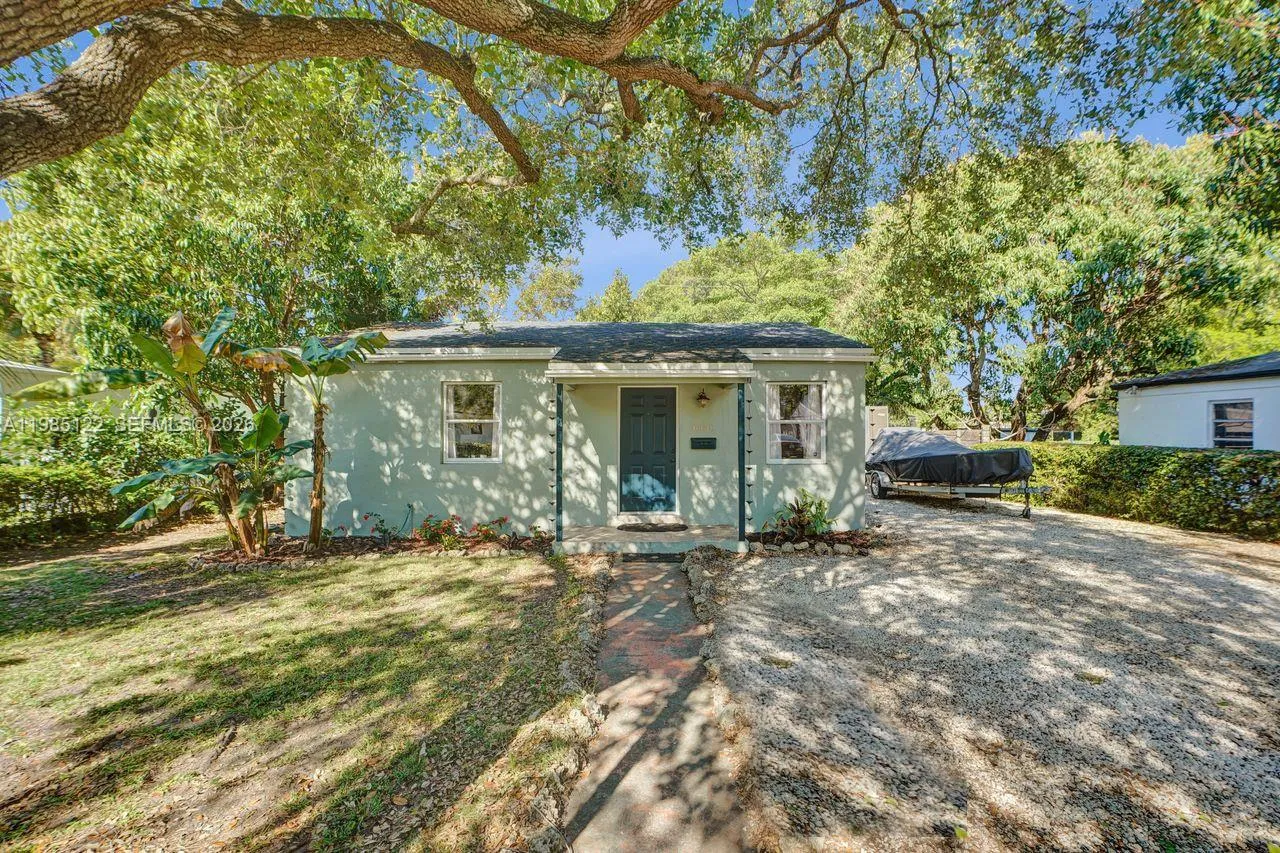 6420 Sw 58th Pl, South Miami, Florida 33143, South Miami, Florida 33143, 2 Bedrooms Bedrooms, ,1 BathroomBathrooms,Residential,For Sale,6420 Sw 58th Pl, South Miami, Florida 33143,A11985122