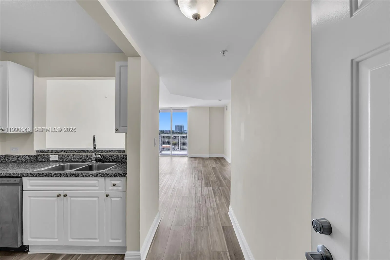 900 Sw 8th St 1110, Miami, Florida 33130, Miami, Florida 33130, 1 Bedroom Bedrooms, ,1 BathroomBathrooms,Residential Lease,For Rent,900 Sw 8th St 1110, Miami, Florida 33130,A11990043