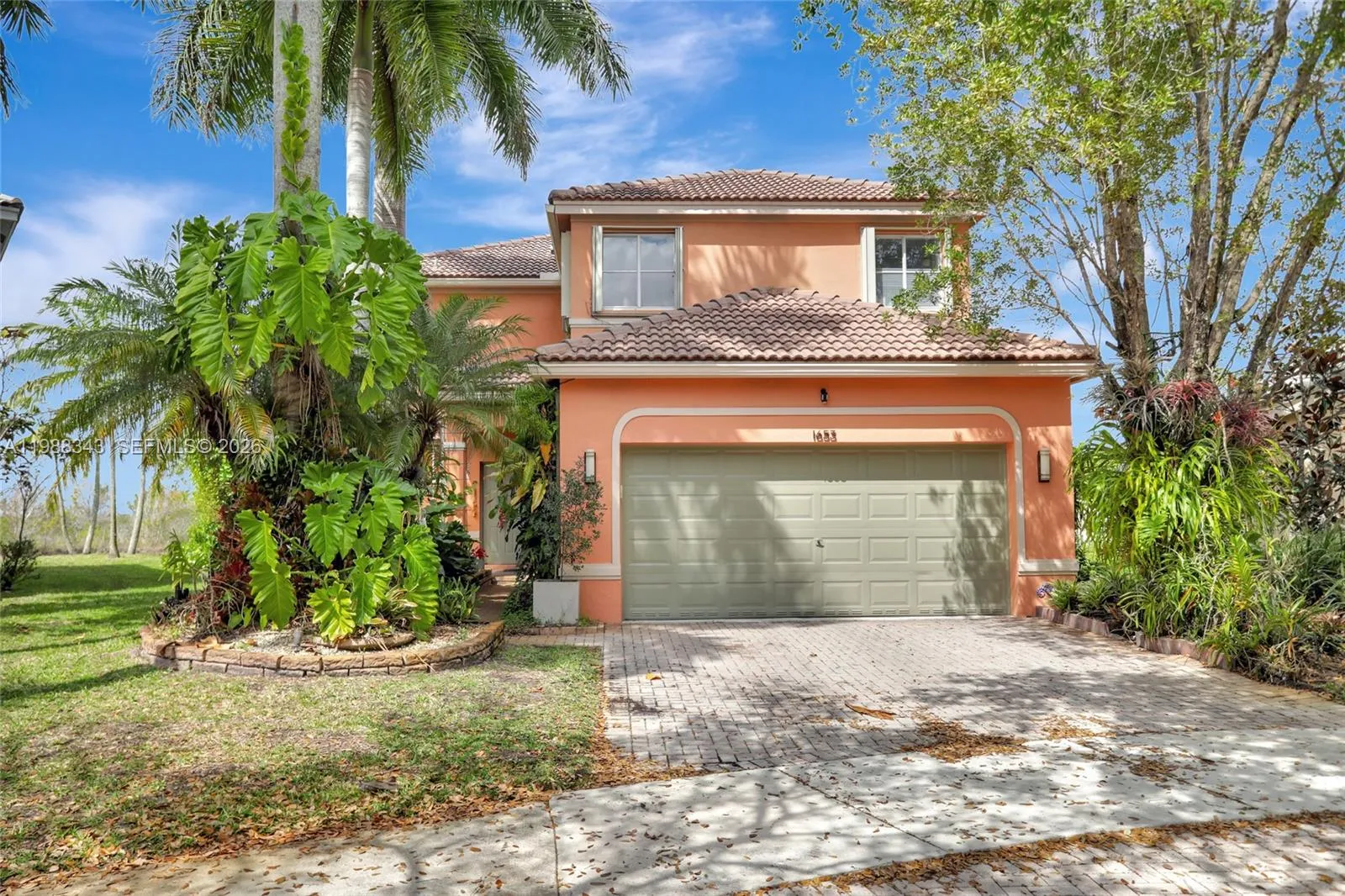 1653 Winterberry Ln, Weston, Florida 33327, Weston, Florida 33327, 5 Bedrooms Bedrooms, ,3 BathroomsBathrooms,Residential,For Sale,1653 Winterberry Ln, Weston, Florida 33327,A11988343
