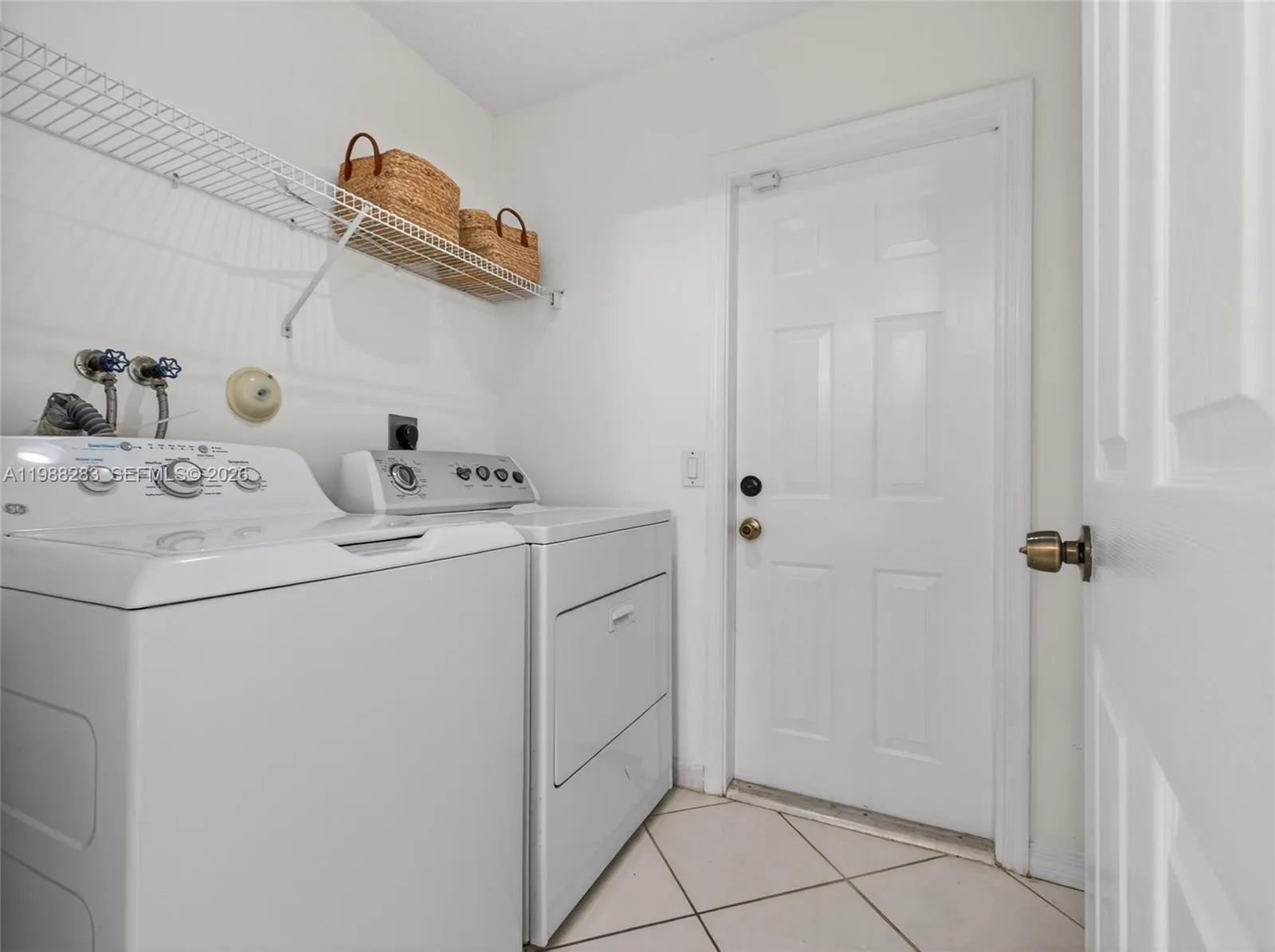 4317 Se Willow Ridge Dr, Weston, Florida 33331, Weston, Florida 33331, 3 Bedrooms Bedrooms, ,2 BathroomsBathrooms,Residential,For Sale,4317 Se Willow Ridge Dr, Weston, Florida 33331,A11988283