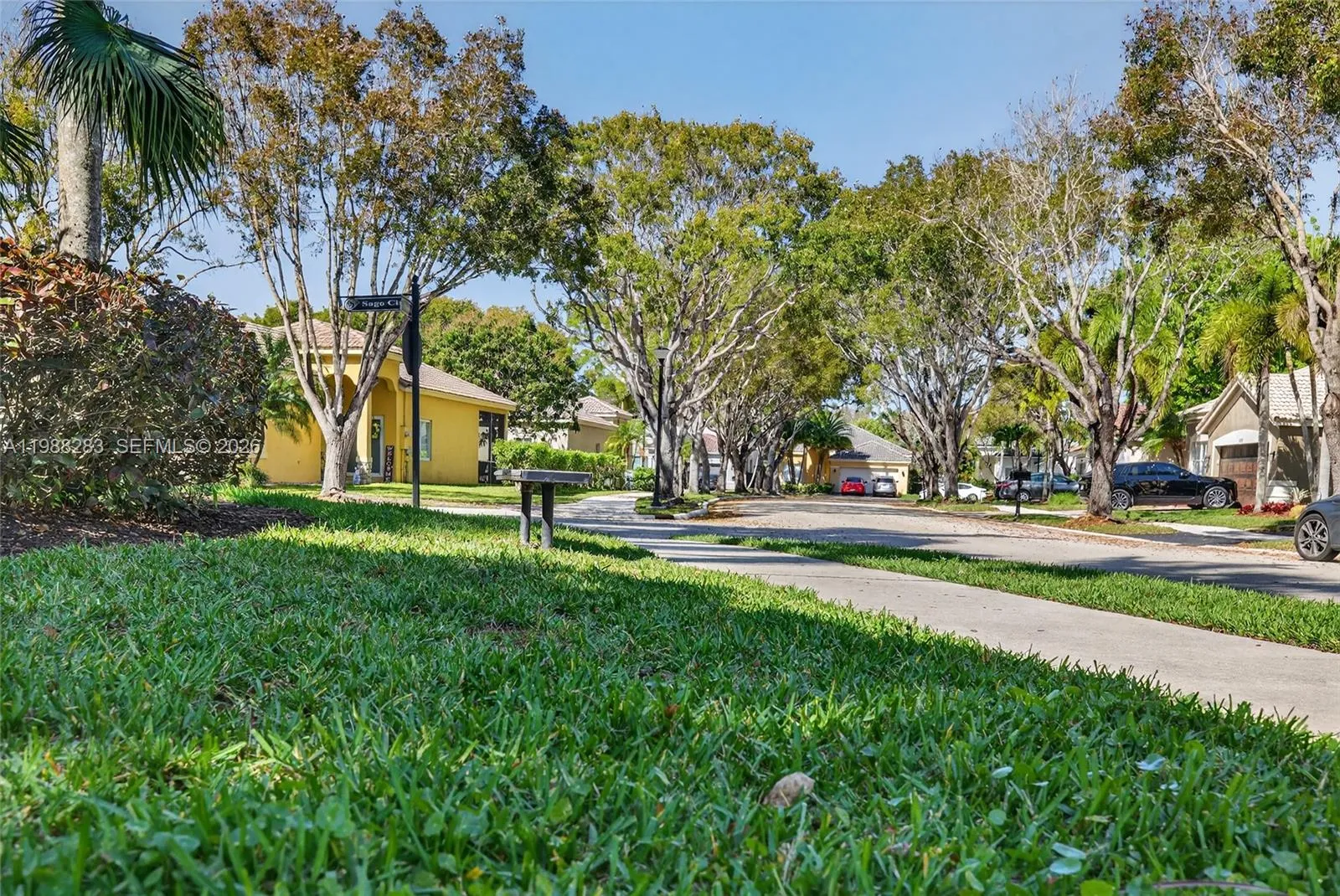 Park-like green space community