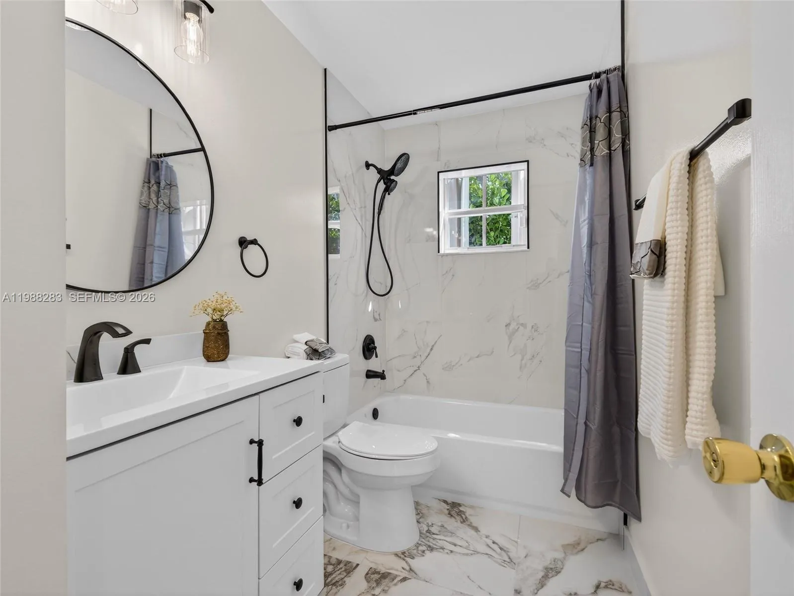 2nd bathroom