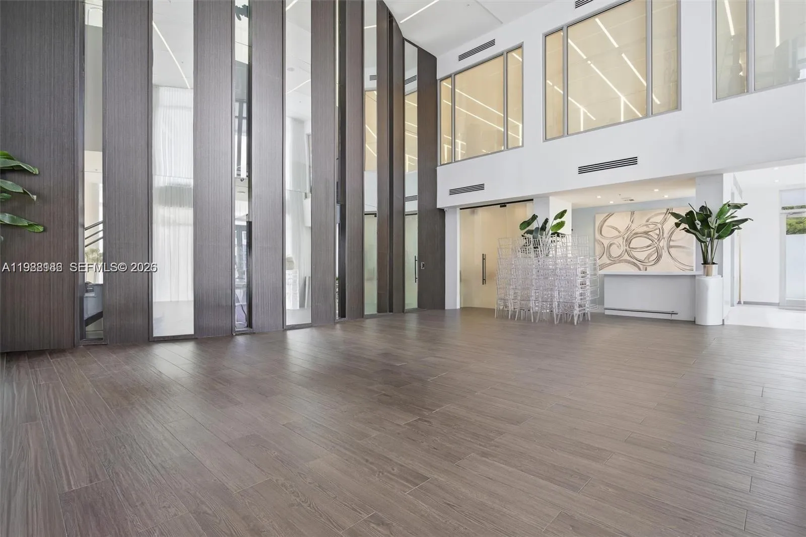 Impecable Interior Clubhouse