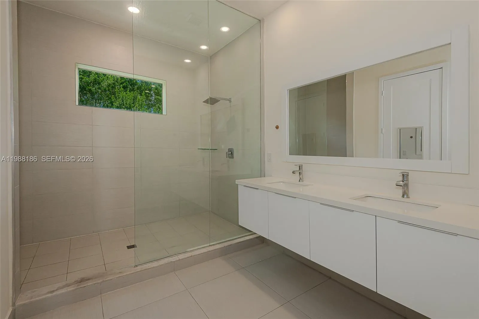 Amazing Main Bathroom