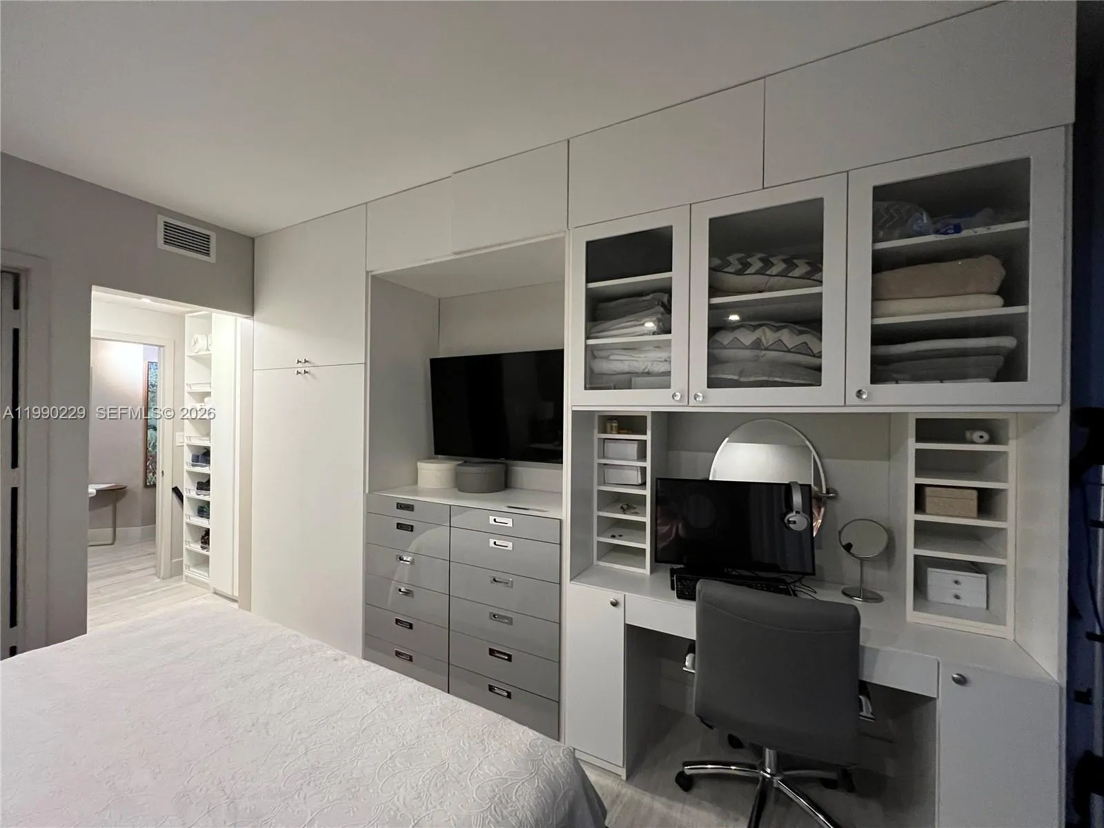 45 Sw 9th St 1401, Miami, Florida 33130, Miami, Florida 33130, 2 Bedrooms Bedrooms, ,2 BathroomsBathrooms,Residential Lease,For Rent,45 Sw 9th St 1401, Miami, Florida 33130,A11990229