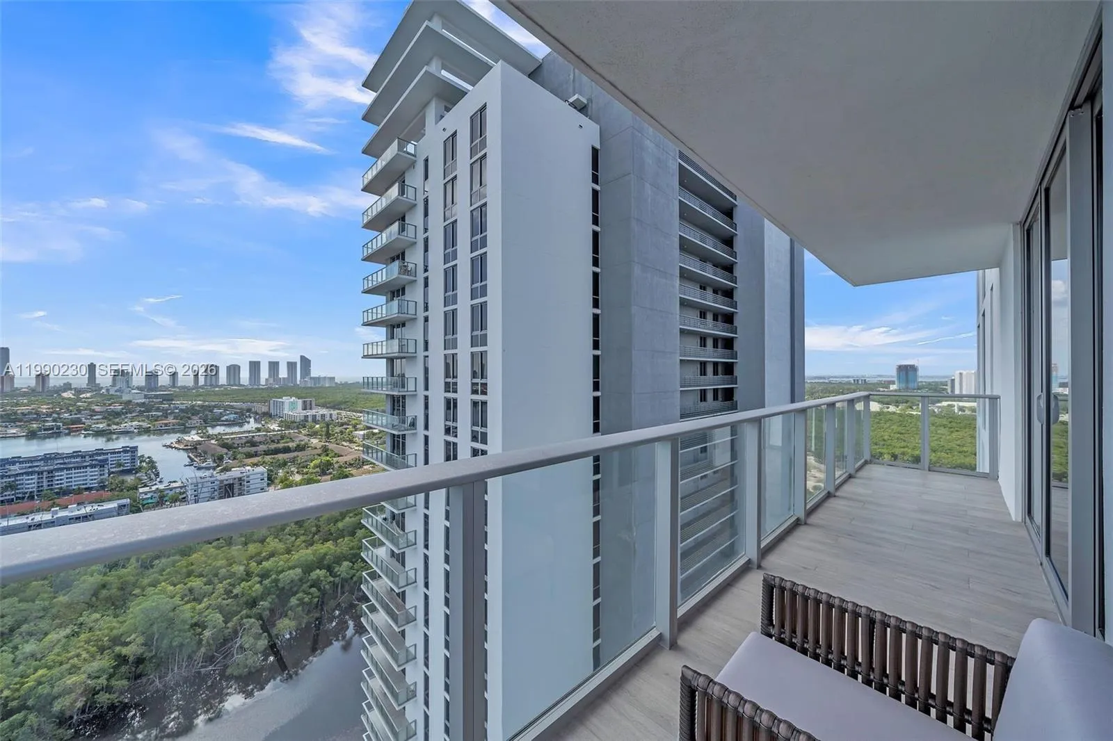 16385 Biscayne Blvd 2707, North Miami Beach, Flori, North Miami Beach, Florida 33160, 3 Bedrooms Bedrooms, ,3 BathroomsBathrooms,Residential,For Sale,16385 Biscayne Blvd 2707, North Miami Beach, Flori,A11990230