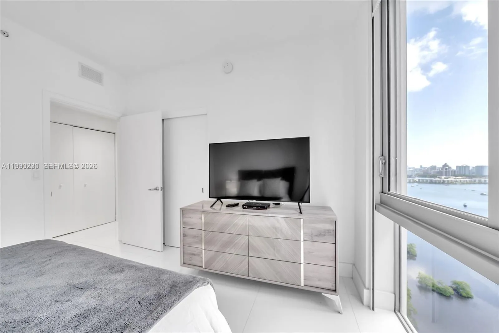 16385 Biscayne Blvd 2707, North Miami Beach, Flori, North Miami Beach, Florida 33160, 3 Bedrooms Bedrooms, ,3 BathroomsBathrooms,Residential,For Sale,16385 Biscayne Blvd 2707, North Miami Beach, Flori,A11990230