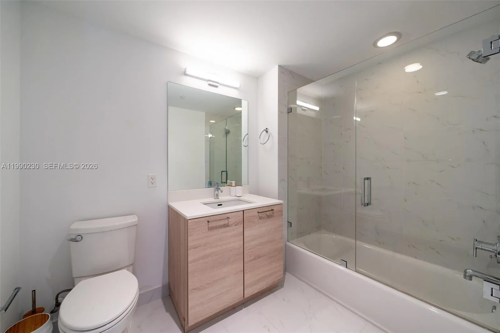 16385 Biscayne Blvd 2707, North Miami Beach, Flori, North Miami Beach, Florida 33160, 3 Bedrooms Bedrooms, ,3 BathroomsBathrooms,Residential,For Sale,16385 Biscayne Blvd 2707, North Miami Beach, Flori,A11990230