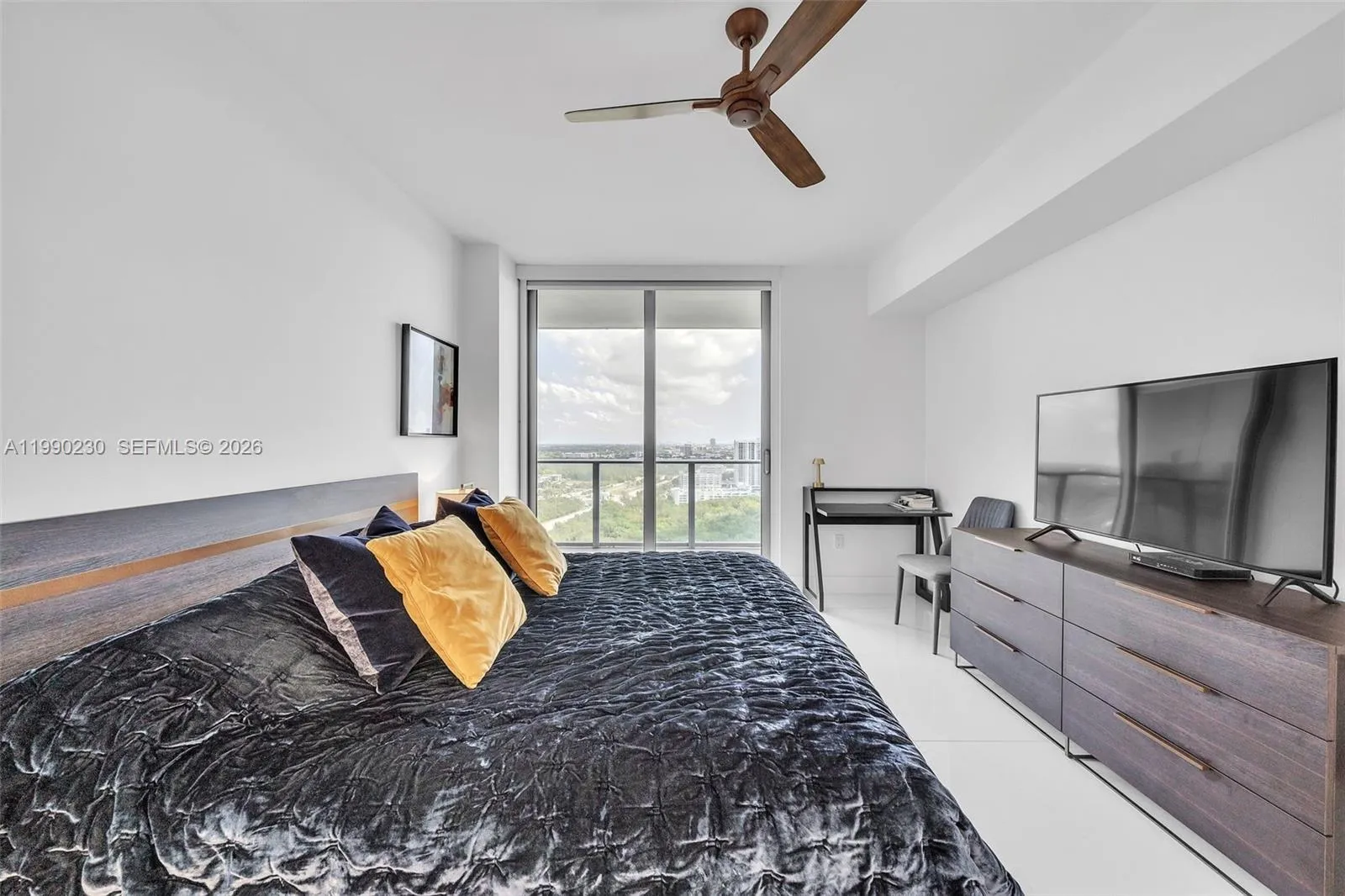 16385 Biscayne Blvd 2707, North Miami Beach, Flori, North Miami Beach, Florida 33160, 3 Bedrooms Bedrooms, ,3 BathroomsBathrooms,Residential,For Sale,16385 Biscayne Blvd 2707, North Miami Beach, Flori,A11990230