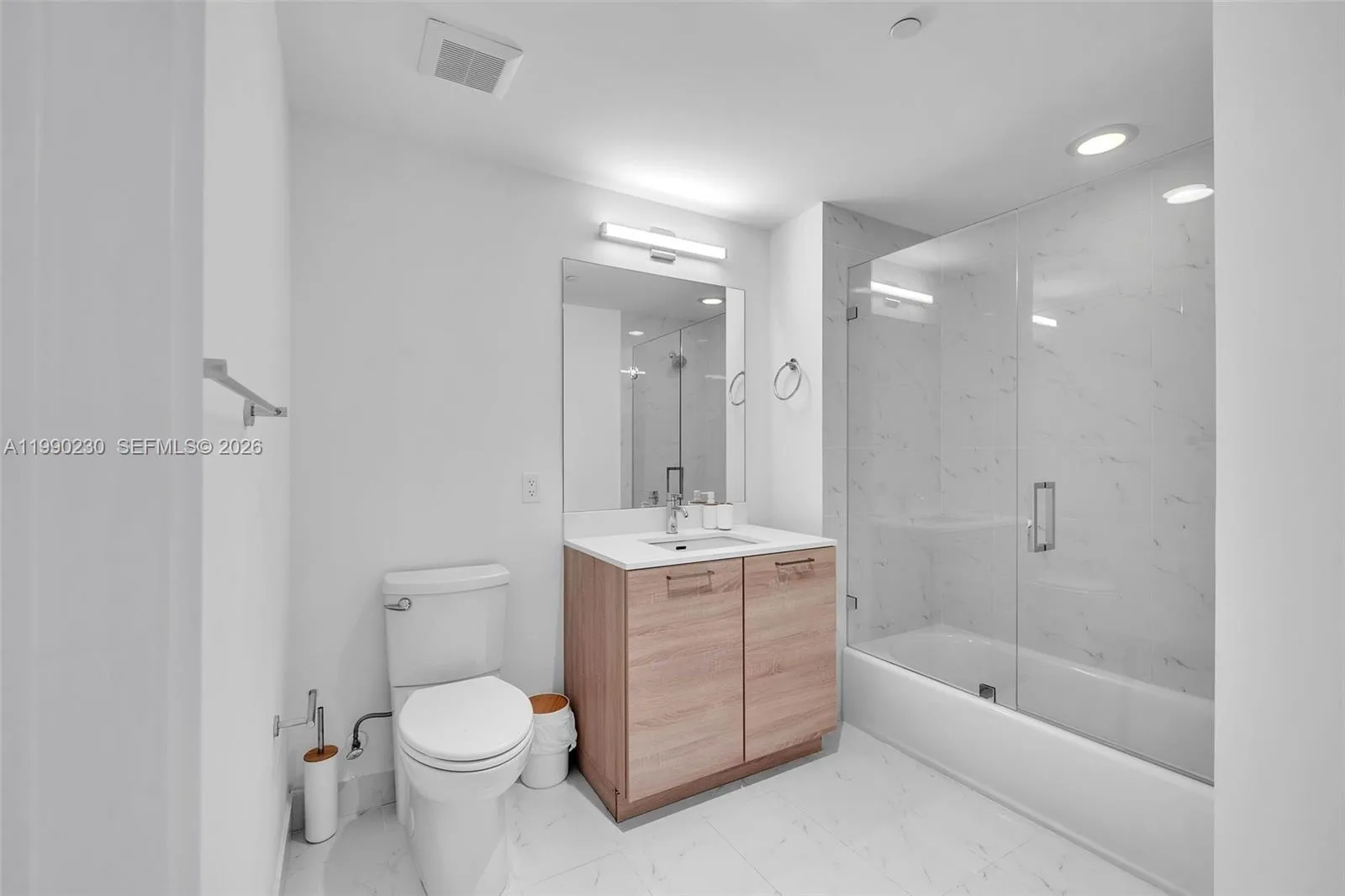 16385 Biscayne Blvd 2707, North Miami Beach, Flori, North Miami Beach, Florida 33160, 3 Bedrooms Bedrooms, ,3 BathroomsBathrooms,Residential,For Sale,16385 Biscayne Blvd 2707, North Miami Beach, Flori,A11990230