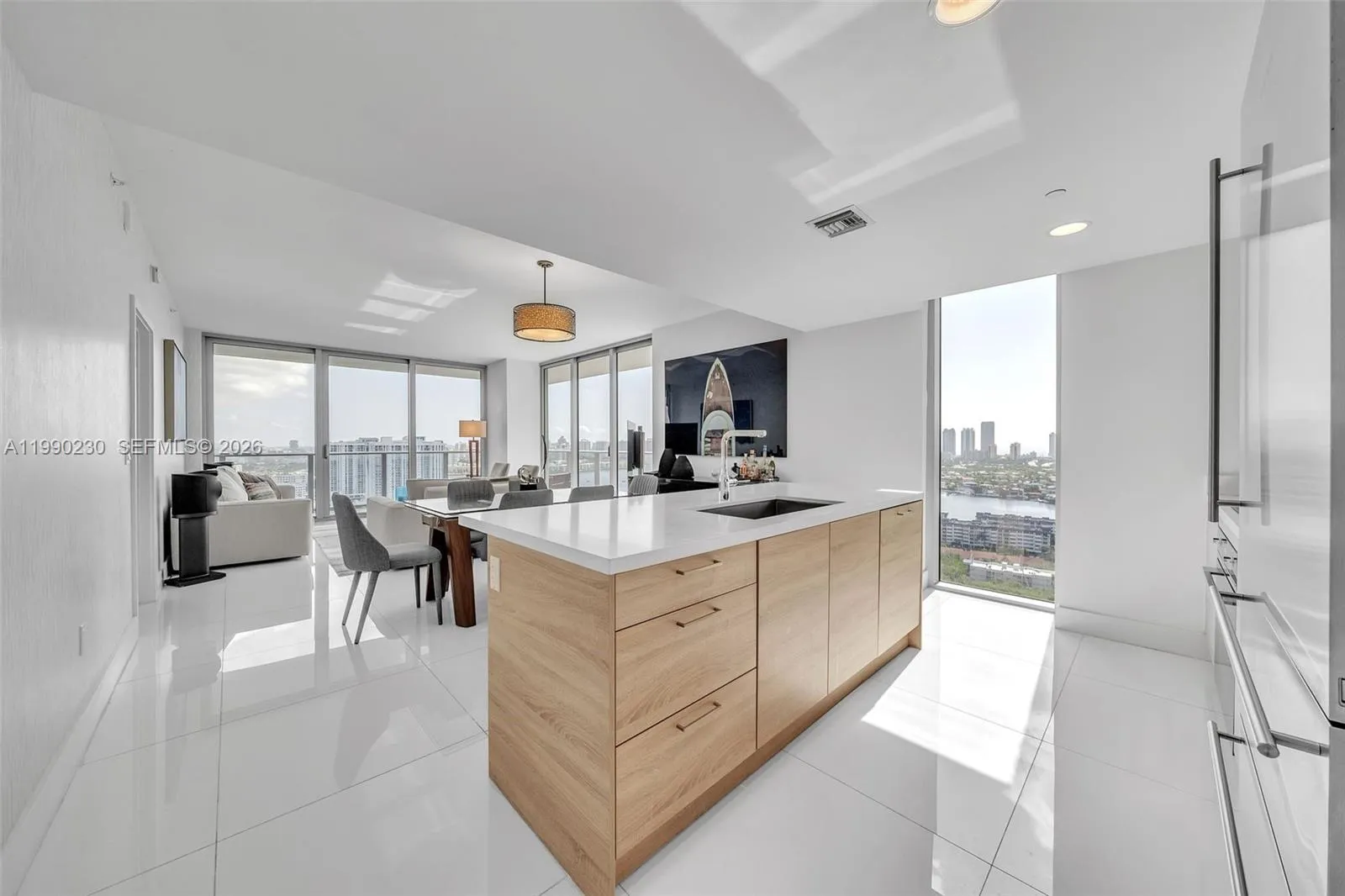 16385 Biscayne Blvd 2707, North Miami Beach, Flori, North Miami Beach, Florida 33160, 3 Bedrooms Bedrooms, ,3 BathroomsBathrooms,Residential,For Sale,16385 Biscayne Blvd 2707, North Miami Beach, Flori,A11990230