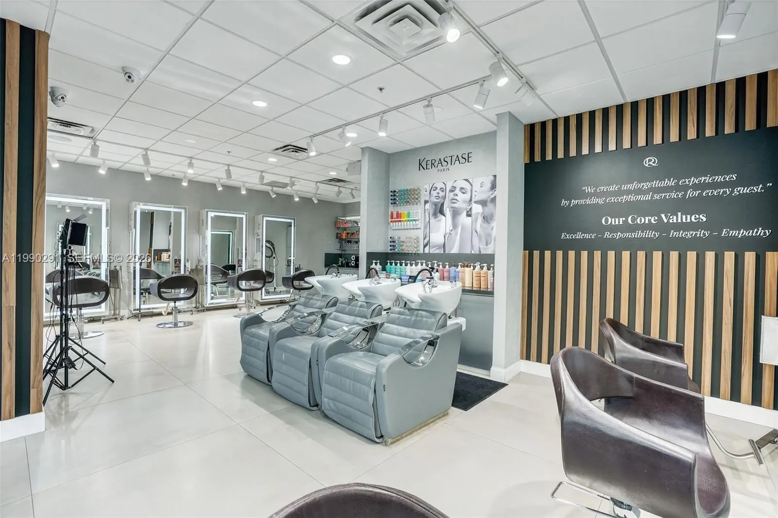For Sale Beauty Salon In Hialeah, Hialeah, Florida, Hialeah, Florida 33015, ,Business Opportunity,For Sale,For Sale Beauty Salon In Hialeah, Hialeah, Florida,A11990291