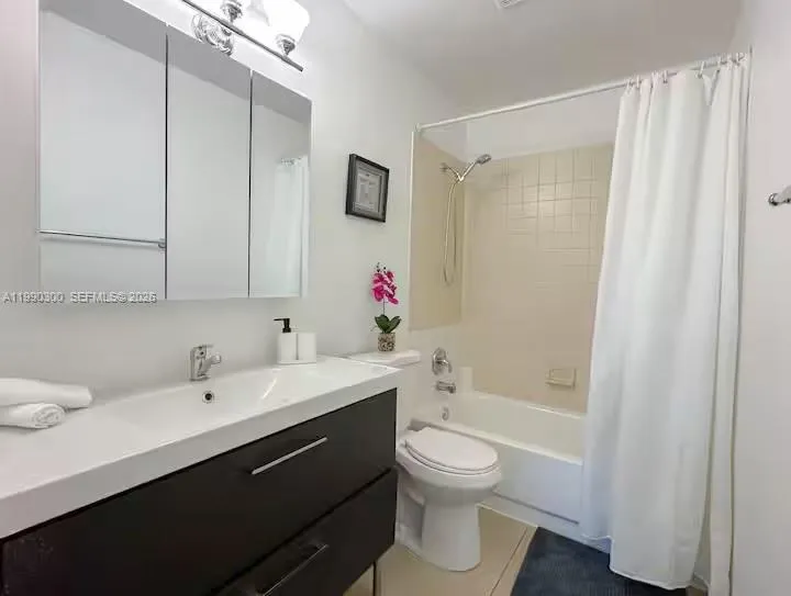 650 Ne 15th St, Fort Lauderdale, Florida 33304, Fort Lauderdale, Florida 33304, ,Residential Income,For Sale,650 Ne 15th St, Fort Lauderdale, Florida 33304,A11990300