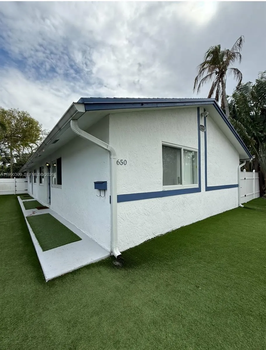 650 Ne 15th St, Fort Lauderdale, Florida 33304, Fort Lauderdale, Florida 33304, ,Residential Income,For Sale,650 Ne 15th St, Fort Lauderdale, Florida 33304,A11990300