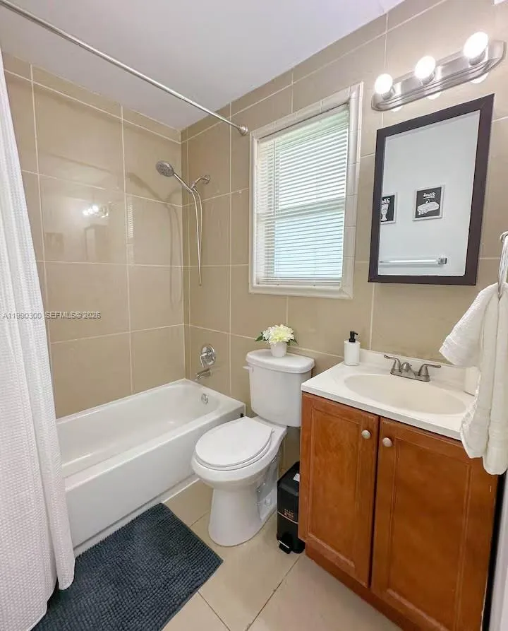 650 Ne 15th St, Fort Lauderdale, Florida 33304, Fort Lauderdale, Florida 33304, ,Residential Income,For Sale,650 Ne 15th St, Fort Lauderdale, Florida 33304,A11990300