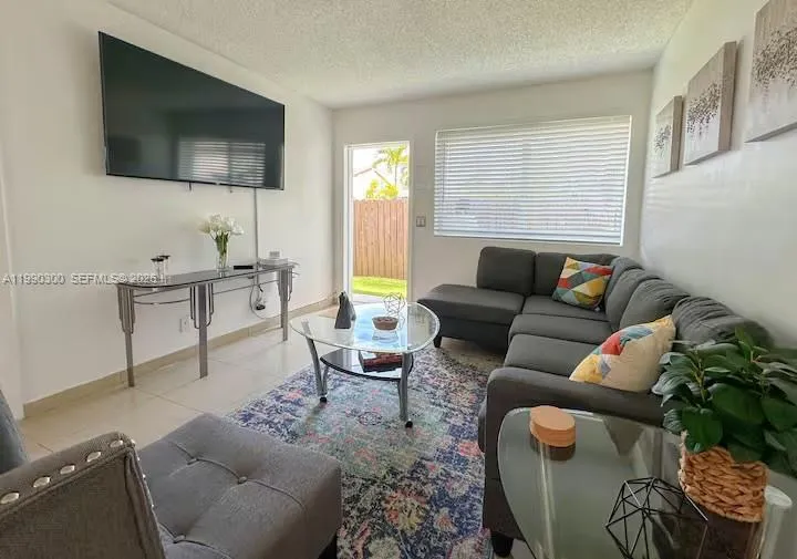 650 Ne 15th St, Fort Lauderdale, Florida 33304, Fort Lauderdale, Florida 33304, ,Residential Income,For Sale,650 Ne 15th St, Fort Lauderdale, Florida 33304,A11990300