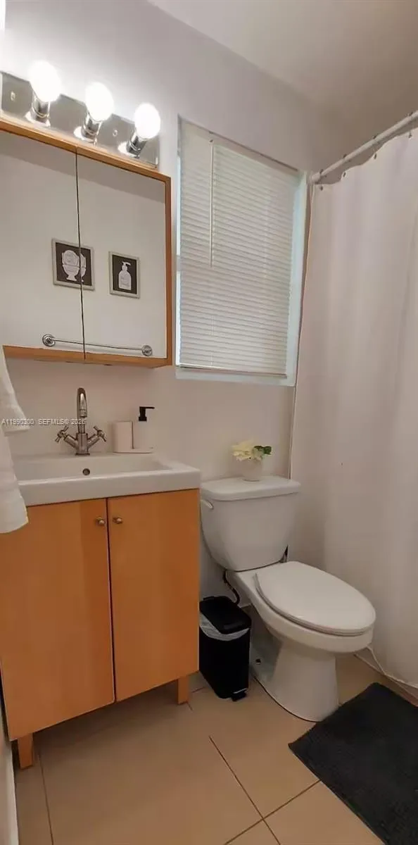 650 Ne 15th St, Fort Lauderdale, Florida 33304, Fort Lauderdale, Florida 33304, ,Residential Income,For Sale,650 Ne 15th St, Fort Lauderdale, Florida 33304,A11990300