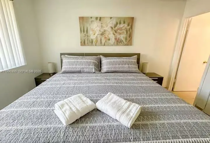 650 Ne 15th St, Fort Lauderdale, Florida 33304, Fort Lauderdale, Florida 33304, ,Residential Income,For Sale,650 Ne 15th St, Fort Lauderdale, Florida 33304,A11990300