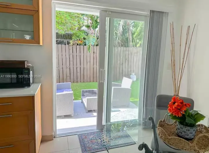 650 Ne 15th St, Fort Lauderdale, Florida 33304, Fort Lauderdale, Florida 33304, ,Residential Income,For Sale,650 Ne 15th St, Fort Lauderdale, Florida 33304,A11990300