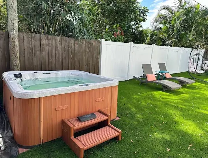 650 Ne 15th St, Fort Lauderdale, Florida 33304, Fort Lauderdale, Florida 33304, ,Residential Income,For Sale,650 Ne 15th St, Fort Lauderdale, Florida 33304,A11990300