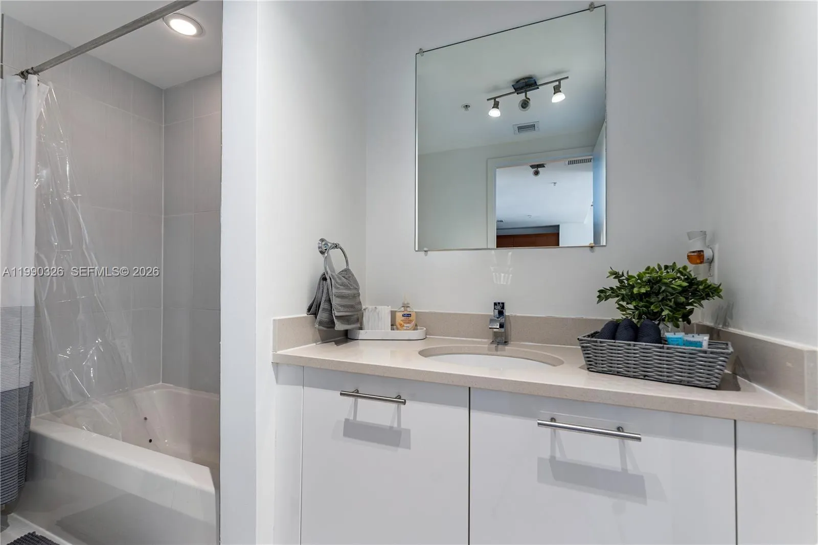 3250 Ne 1st Ave 702, Miami, Florida 33137, Miami, Florida 33137, 2 Bedrooms Bedrooms, ,2 BathroomsBathrooms,Residential Lease,For Rent,3250 Ne 1st Ave 702, Miami, Florida 33137,A11990326